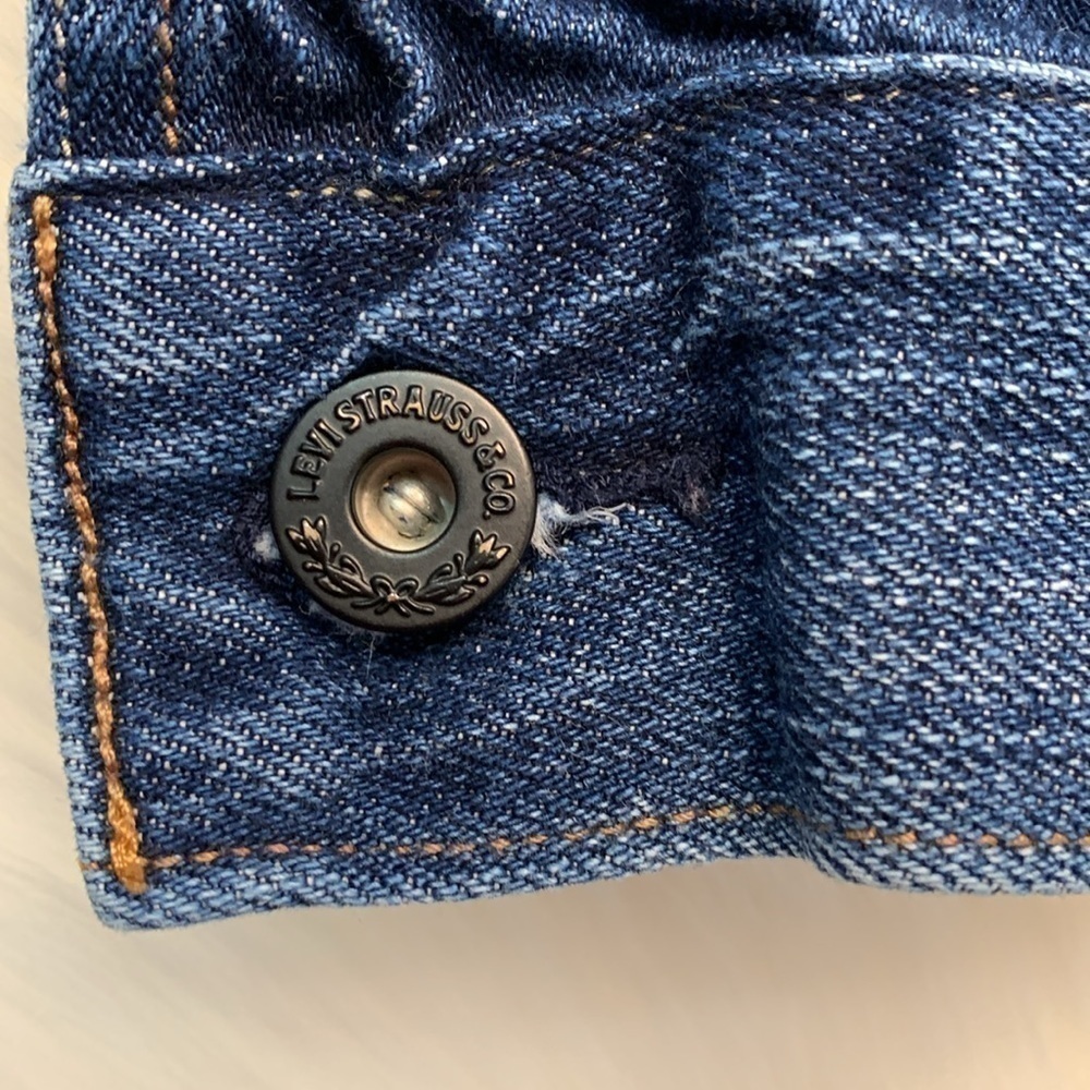 Levi’s Denim Jean Jacket - Picture 5 of 8